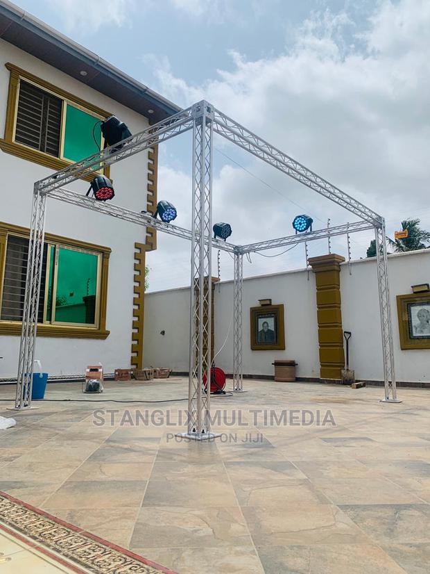 Indoor Truss With 8 LED Light · Photo 4
