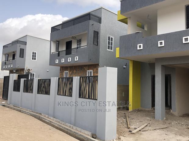 2bdrm House in Acp Whitehouse, Achimota for sale