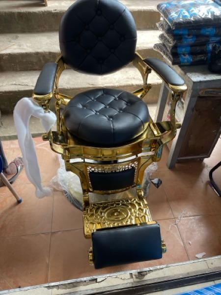 Barber Saloon / Bar Chair/ Studio Chairs