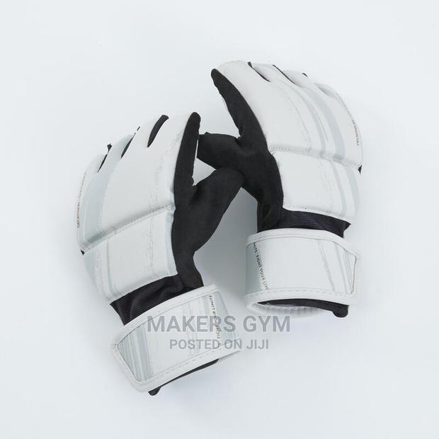 Cardio Boxing Mitts (White and Black) · Photo 4