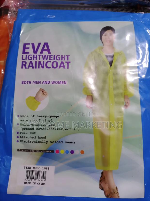 Eva Raincoat · Photo 3