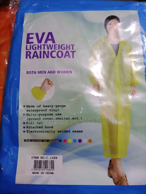 Eva Raincoat · Photo 4