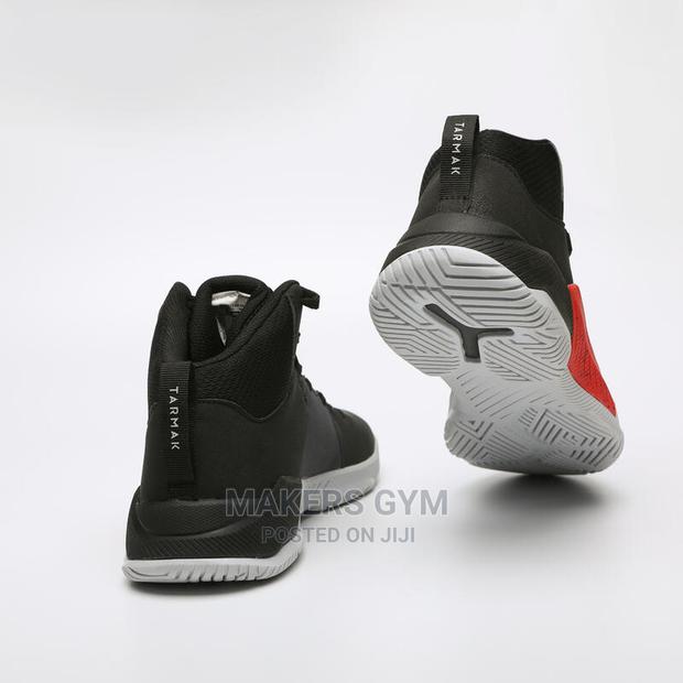 Basketball Shoes (Unisex) · Photo 3