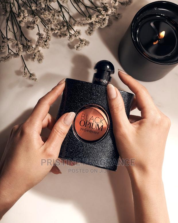Yves Saint Laurent Black Opium · Photo 4