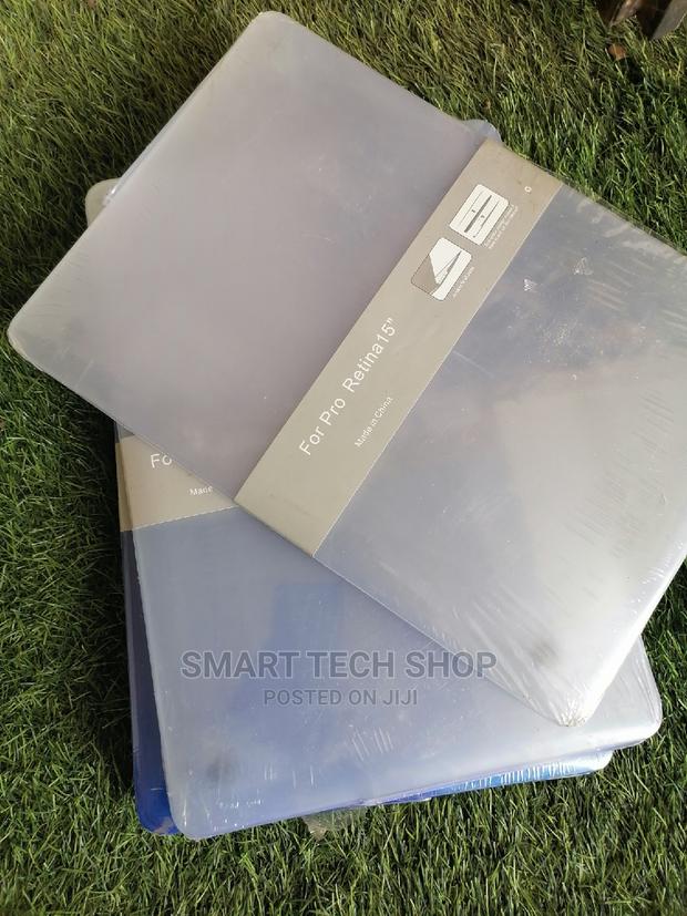 Protective Case for Macbook Pro Retina 15 With Logo Cutout · Photo 3