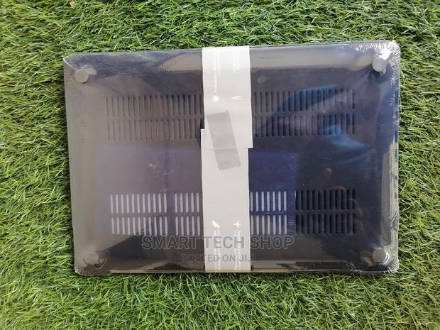 Protective Case for Macbook Pro 2019 16 Inches +Logo Cutout · Photo 2