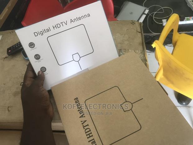 Paper-Thin Design With Detachable Amplifier Indoor Antenna · Photo 2