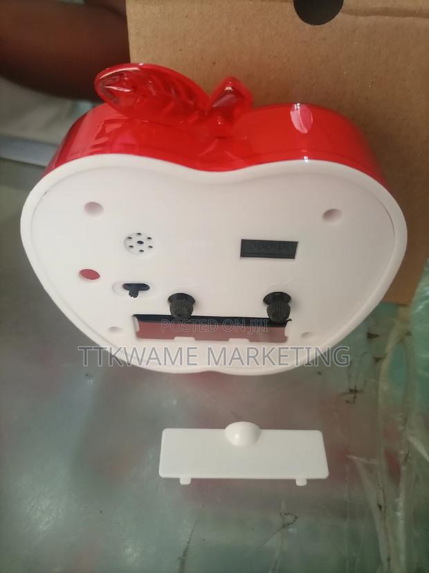 Apple Alarm Clock · Photo 4