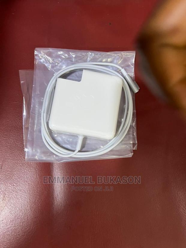Charger for Macbook Pro · Photo 4