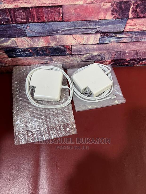 Retina Display Macbook Pro Charger · Photo 4