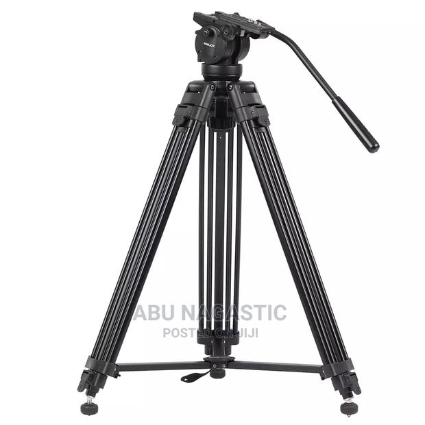 Weifeng Camera Video Heavy Duty Tripod · Photo 4
