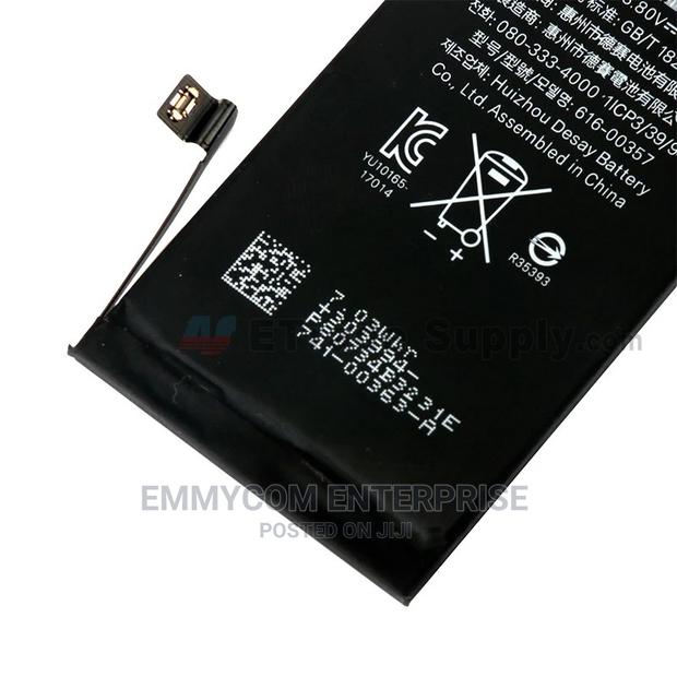 Original Apple iPhone 8 Battery With Instant Replacement · Photo 4