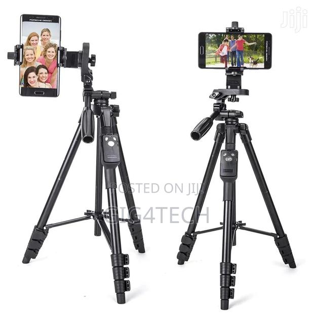 Phone Camera Tripod With Remote and Phone Holder · Photo 2