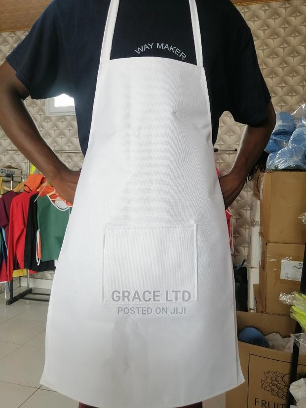 White PVC Apron · Photo 4