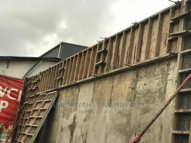 Retaining Wall · Photo 3