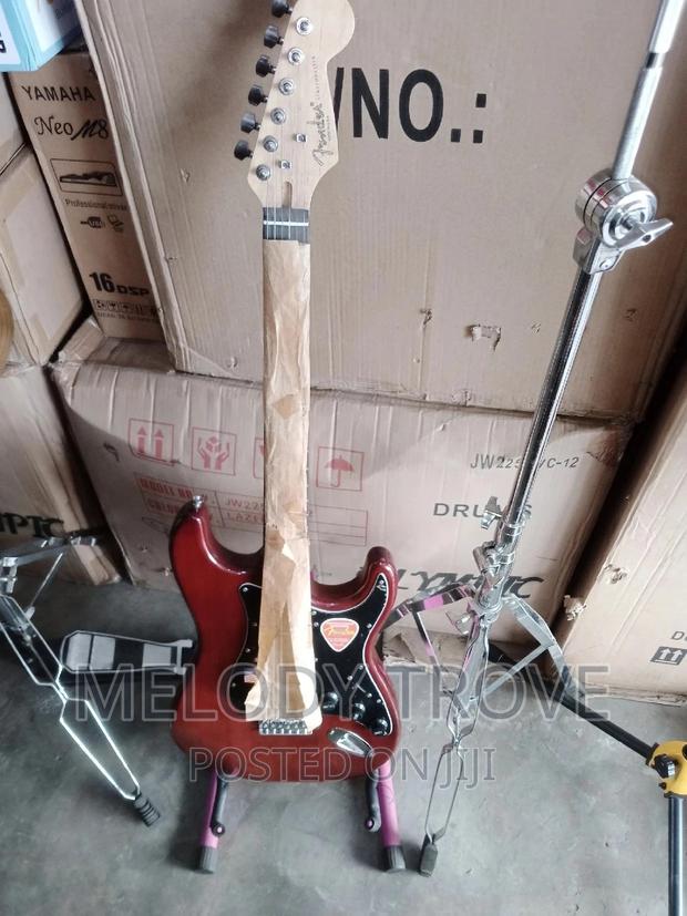 Fender Electric Guitar for Sale · Photo 2