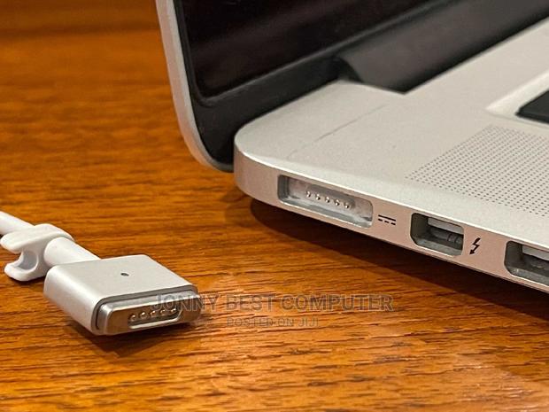 MAC Air Laptop Charger · Photo 3