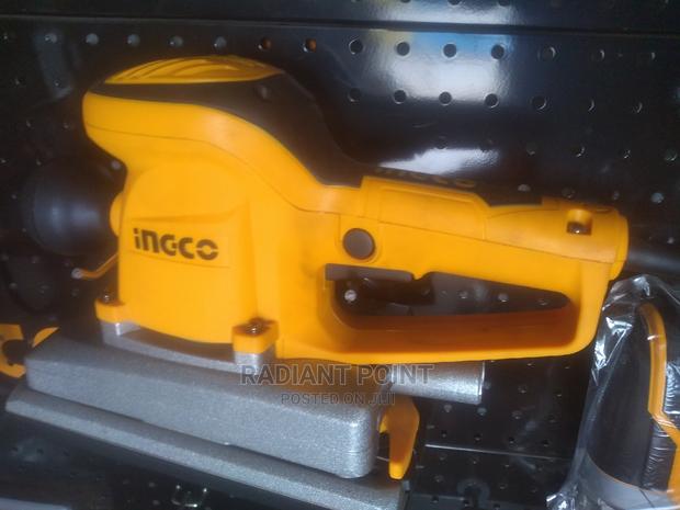 Ingco Professional Finishing Sander · Photo 2