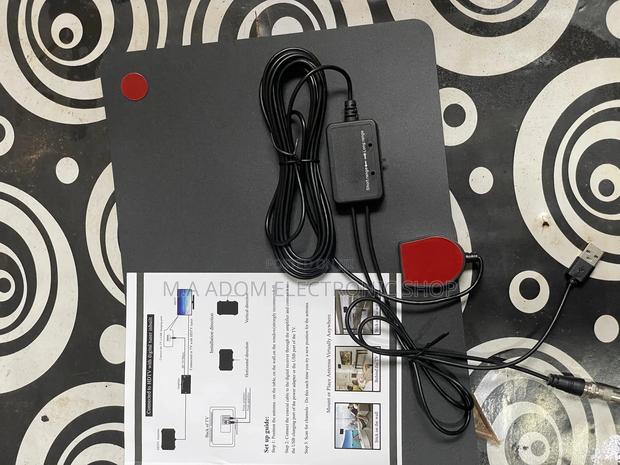 Indoor Digital Antenna With 5v Channel Booster · Photo 2