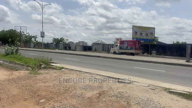 One Acre of Roadside Land Available for Sale · Photo 1