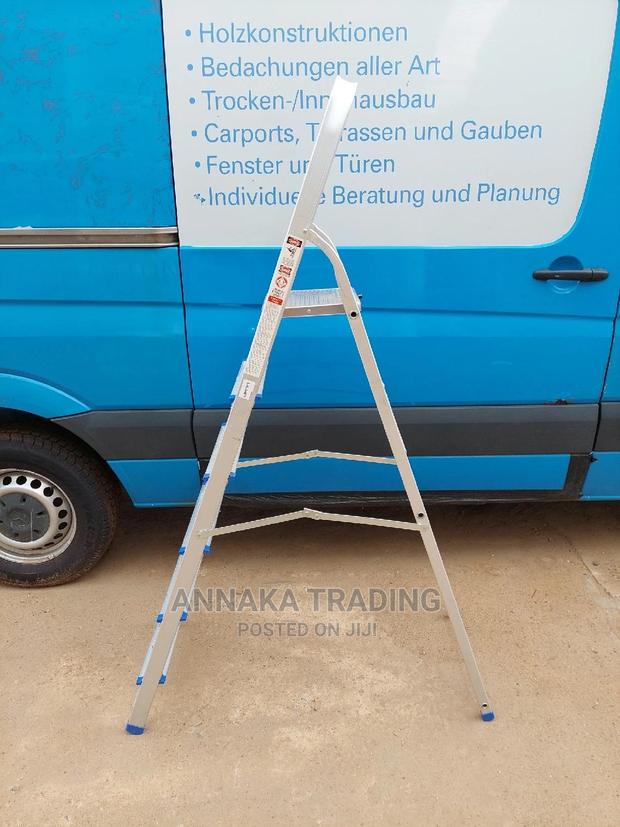 Step Ladder · Photo 4