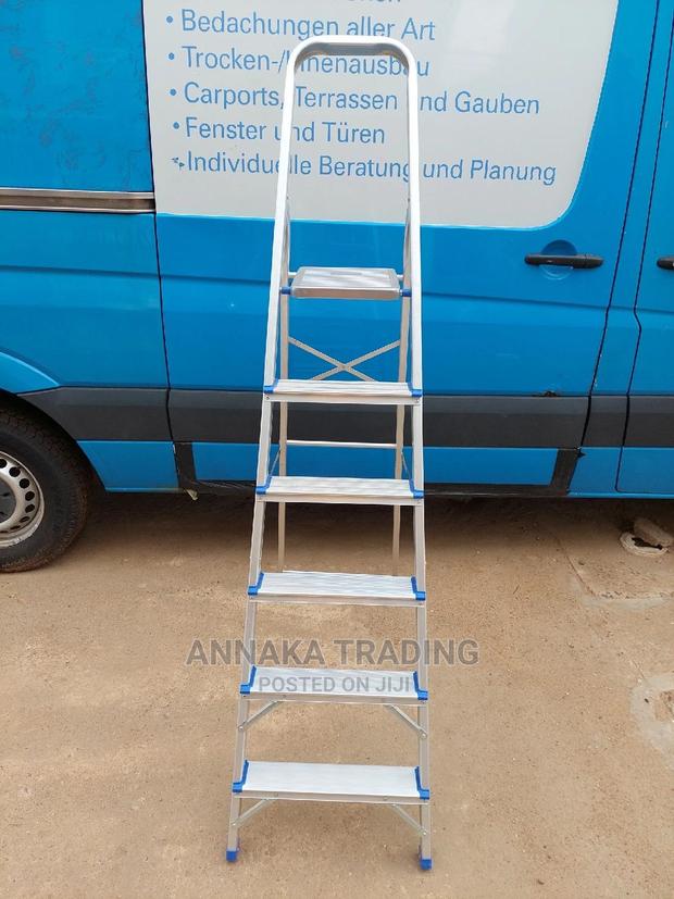 Step Ladder · Photo 3