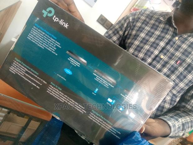 Tp Link 24-Port Gigabit Desktop/Rackmount Switch · Photo 4
