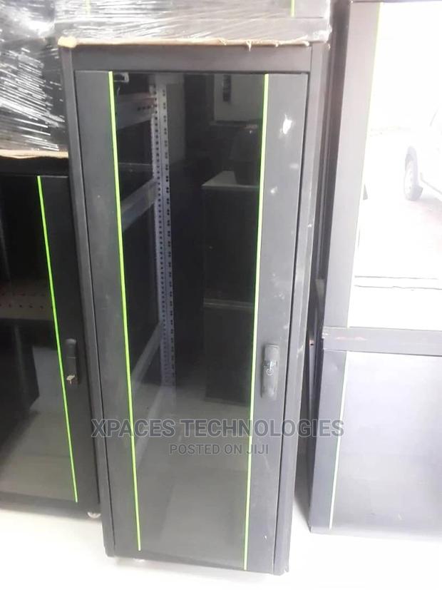 32u Rack Networking Server Cabinet 600mmx600mm Glass Door · Photo 1
