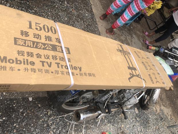 Rear Feet Mobile TV Stand/Trolley for LED/LCD 32-70" · Photo 2