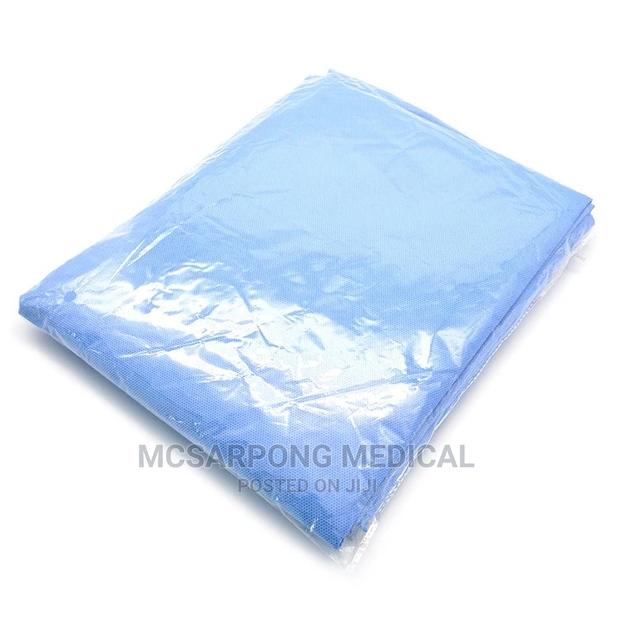 Theatre / Surgical Disposable Gown (Isolation Gown) · Photo 3