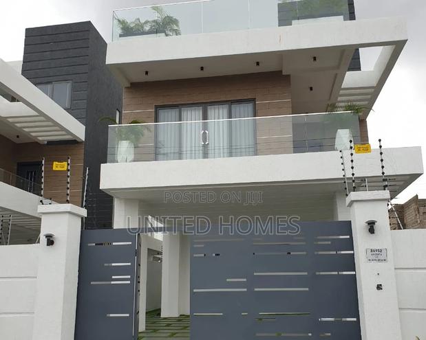 6bdrm House in East Legon for Sale · Photo 2