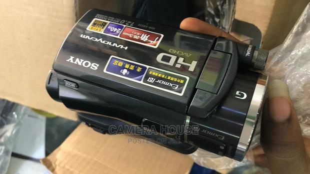 Sony HDR-XR550 Mini Video Camcorder · Photo 3