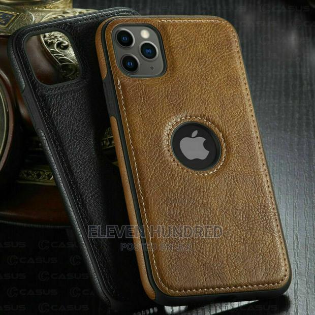 iPhone 13 Leather and Tpu Cover · Photo 3