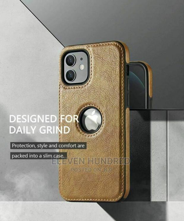 iPhone 13 Leather and Tpu Cover · Photo 4