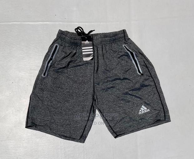 Adidas Shorts · Photo 3