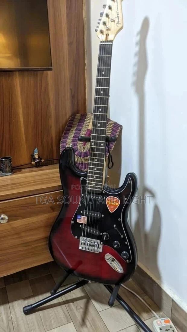 Fender American Strat Lead Guitar · Photo 2