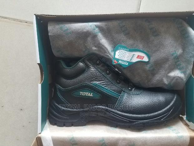 Saftey Boots · Photo 4