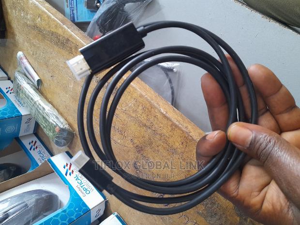 Type C to HDMI Cable · Photo 4