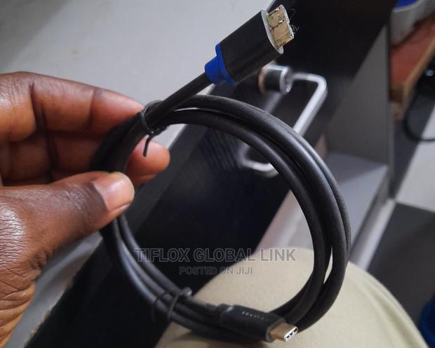 Type C to Hard Drive Cable · Photo 4