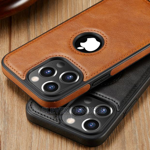 iPhone 12 Pro Max Vegan Leather Case · Photo 3