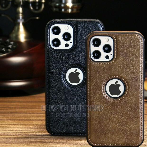 iPhone 11 Pro Max Vegan Leather Case · Photo 3