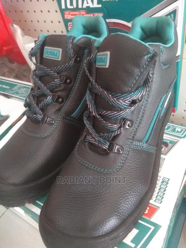 Total Safety Boots · Photo 3