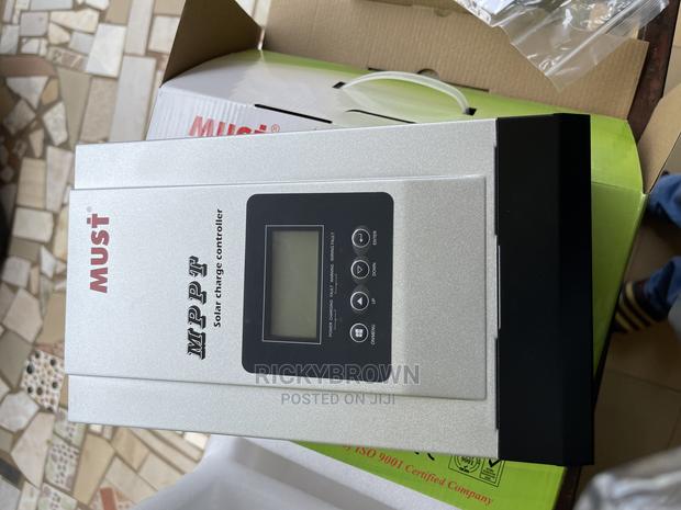 60A Must MPPT Controllers · Photo 3