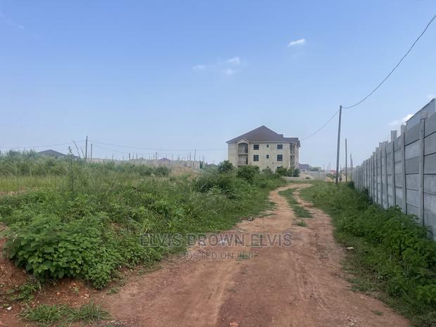 Litigation Free Plot of Land for Sale at the Back Lakesid · Photo 3