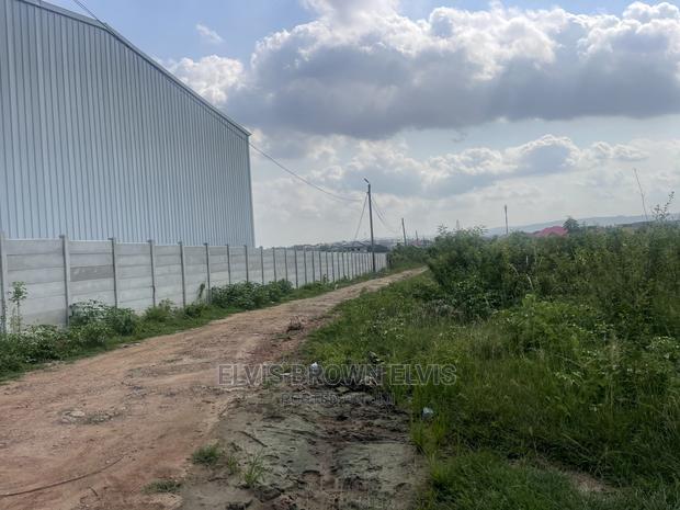 4 Plot of Land for Sale at Back of Lakeside Estate · Photo 4
