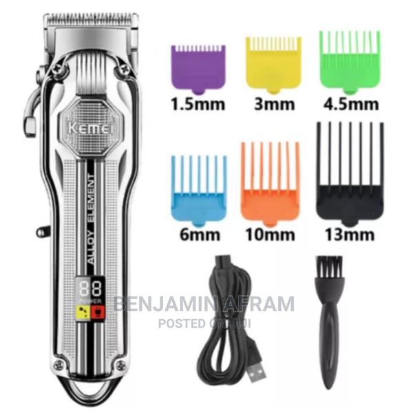 Rechargeable Digital Barbering Hair Clipper · Photo 4