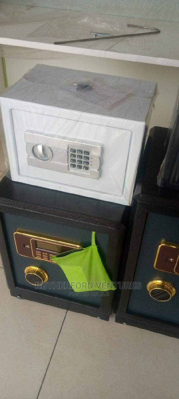 Hotel Or Small Office Money Safe · Photo 2