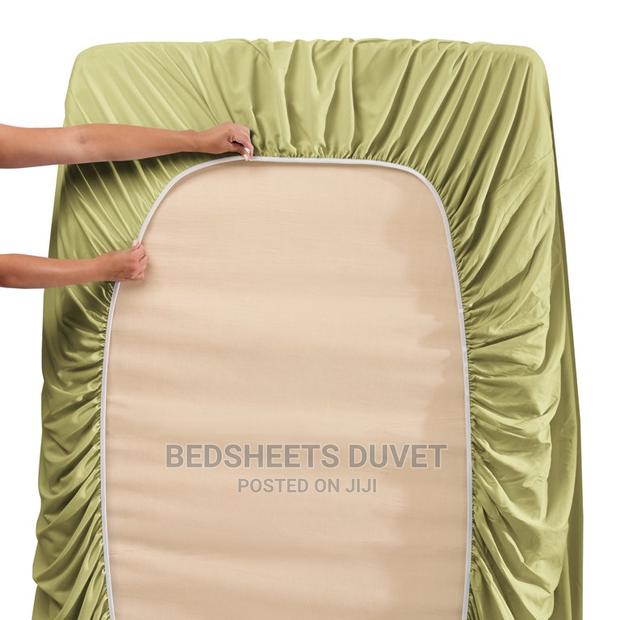 Olive Green Fitted Sheet · Photo 4