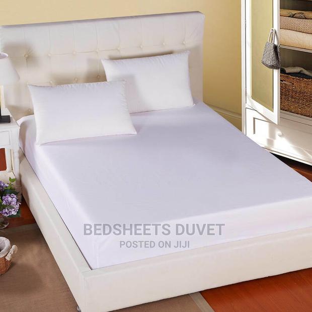 White Fitted Sheet · Photo 2