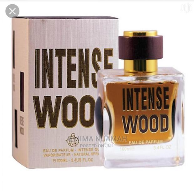 Intense Wood Perfume · Photo 2